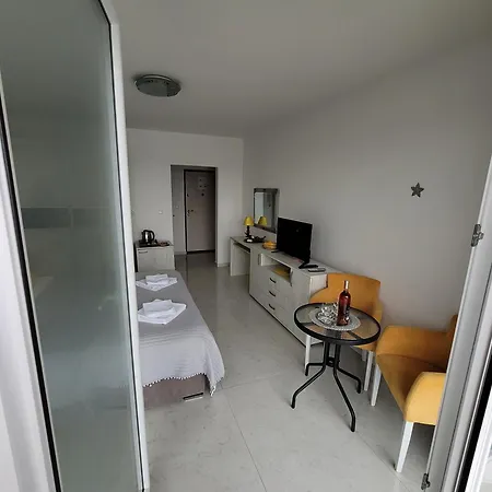 Bed & Breakfast Mitic