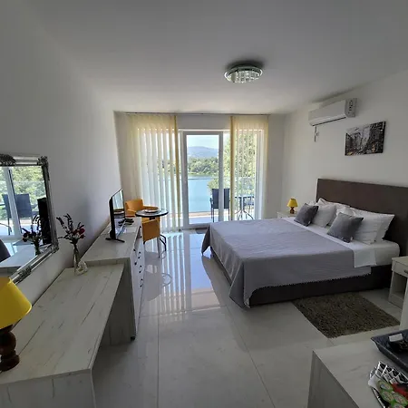 Bed & Breakfast Mitic